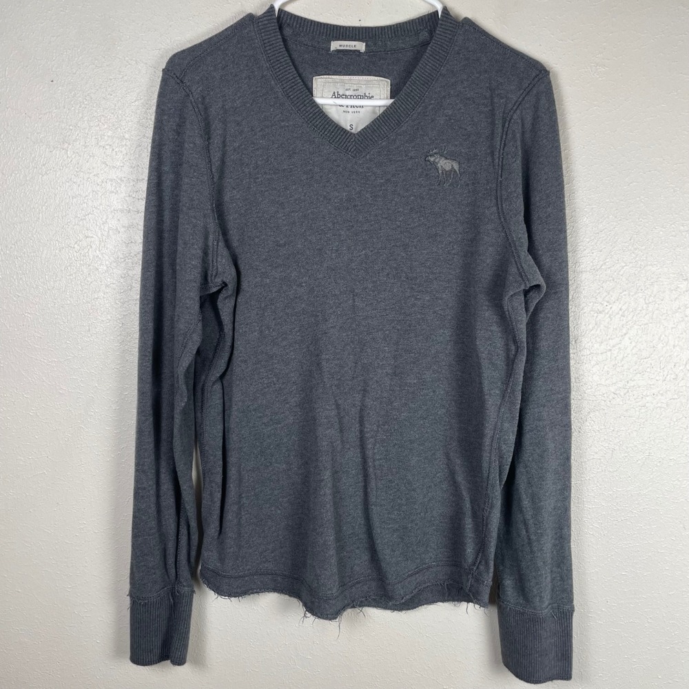 Abercrombie & Fitch Mens Muscle Fit V-Neck Sweater Gray Cotton Distressed S